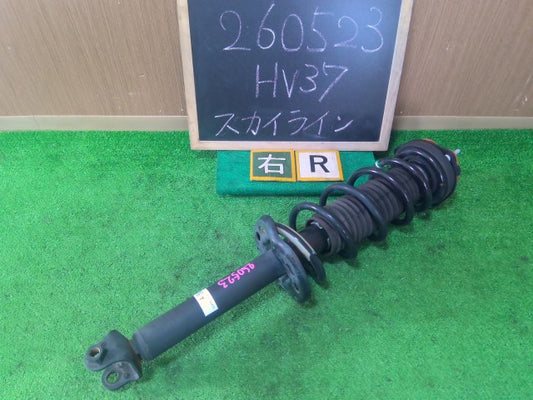 【中古】スカイライン DAA-HV37 右 リア