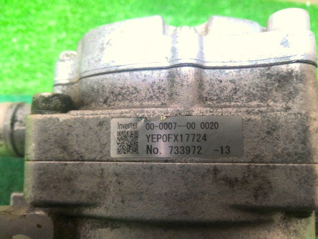 【中古】スカイライン DAA-HV37 ＡＣ エアコン