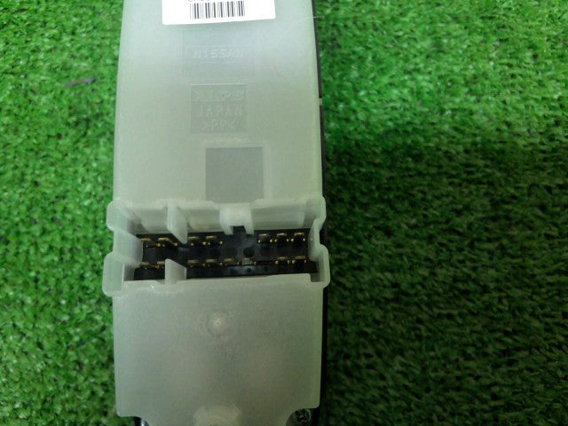 【中古】スカイライン DAA-HV37 パワーウインドウスイッチ PWｽｲｯﾁ