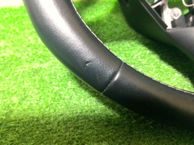 【中古】スカイライン DAA-HV37 革 レザー