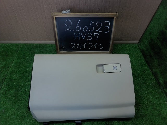【中古】スカイライン DAA-HV37 助手席 下側