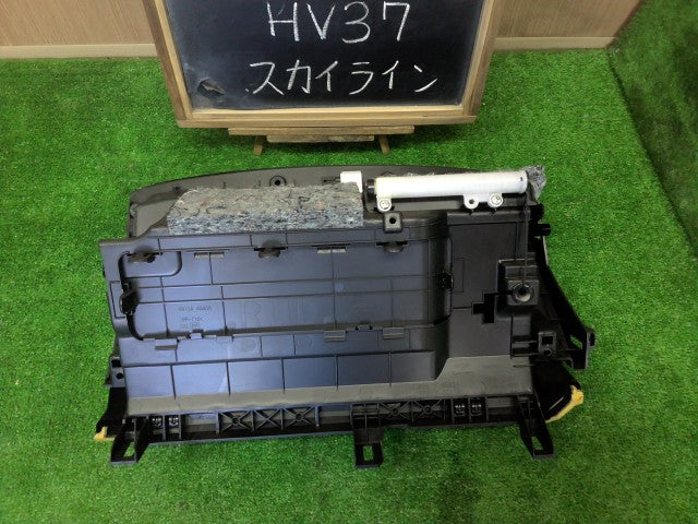【中古】スカイライン DAA-HV37 助手席 下側