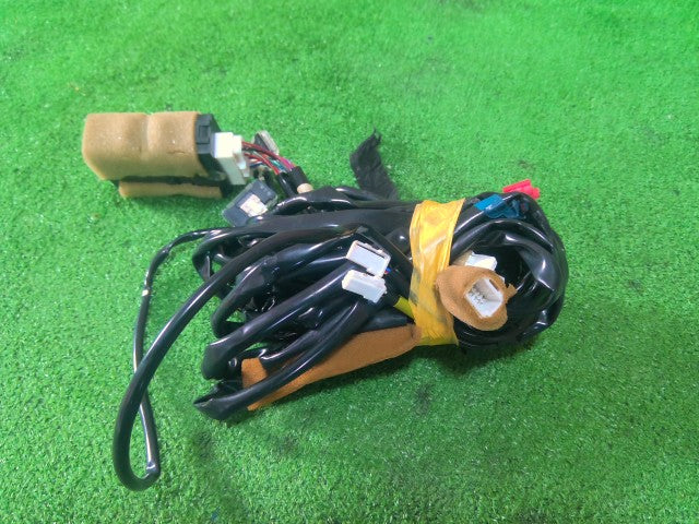 【中古】スカイライン DAA-HV37 メッキ スカッフプレート