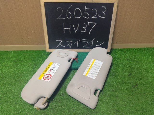 【中古】スカイライン DAA-HV37 左右 サンバイザー
