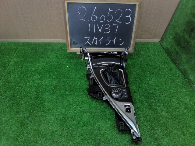 【中古】スカイライン DAA-HV37 ウッド 木目