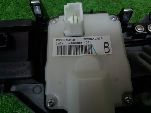 【中古】スカイライン DAA-HV37 ウッド 木目