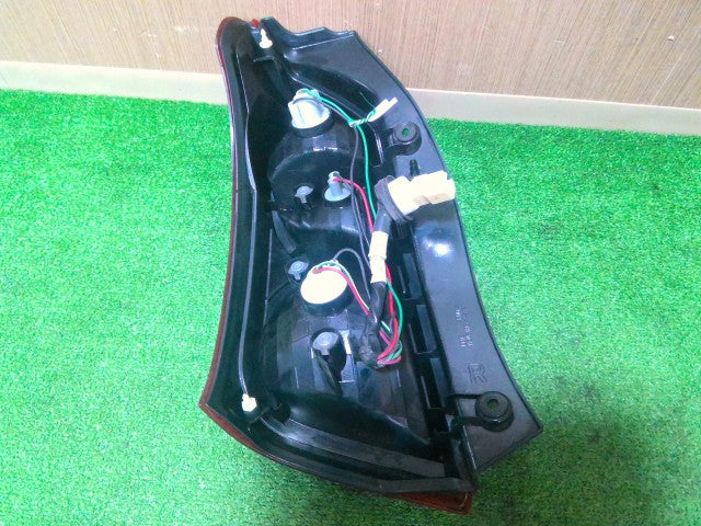 【中古】アルト DBA-HA25S 右 テールランプ