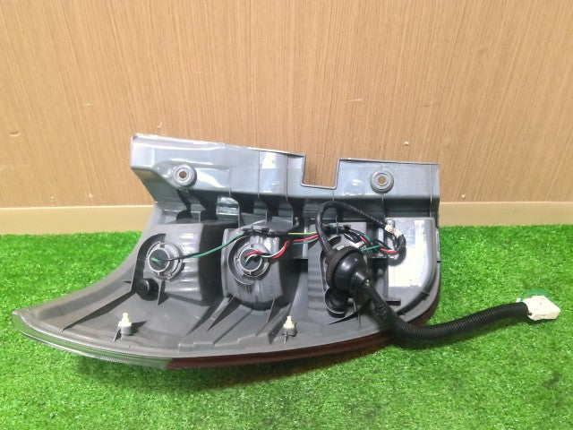 【中古】ゼスト DBA-JE1 右 テールランプ