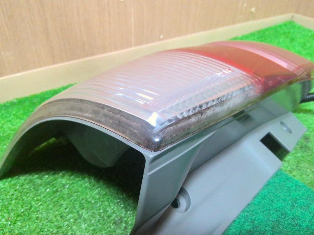 【中古】ゼスト DBA-JE1 右 テールランプ