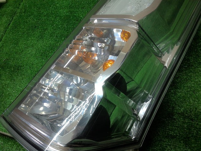 【中古】ワゴンＲ DBA-MH34S 右 テールランプ
