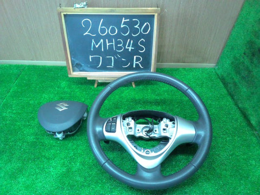 【中古】ワゴンＲ DBA-MH34S レザー 革