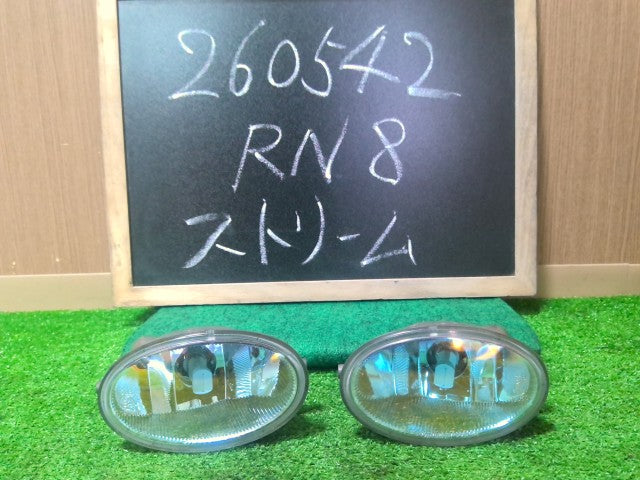 【中古】ストリーム DBA-RN8 バンパー用 フォグランプ