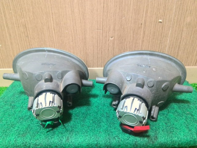 【中古】ストリーム DBA-RN8 バンパー用 フォグランプ