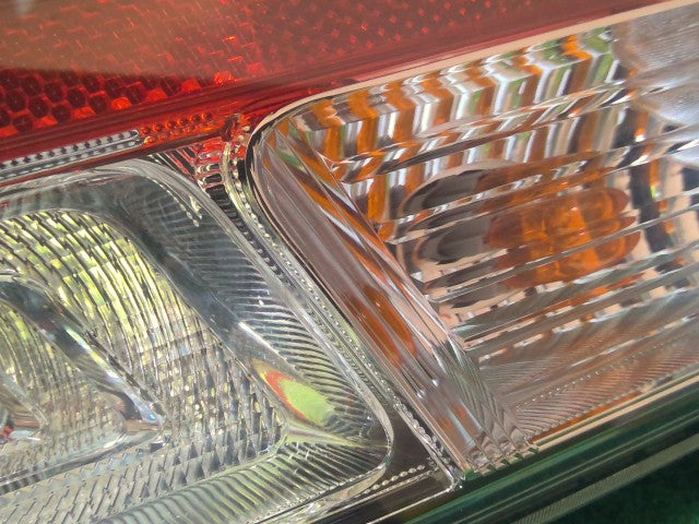【中古】ハイゼット EBD-S331V 左 テールランプ