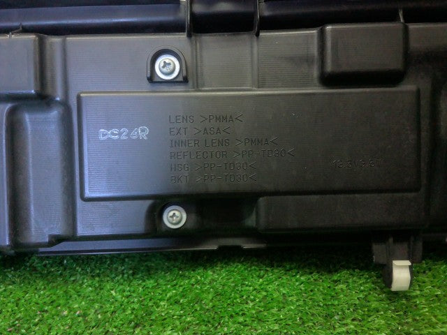【中古】ワゴンＲ DBA-MH34S ラジエータグリルイルミネーションランプ付き 白
