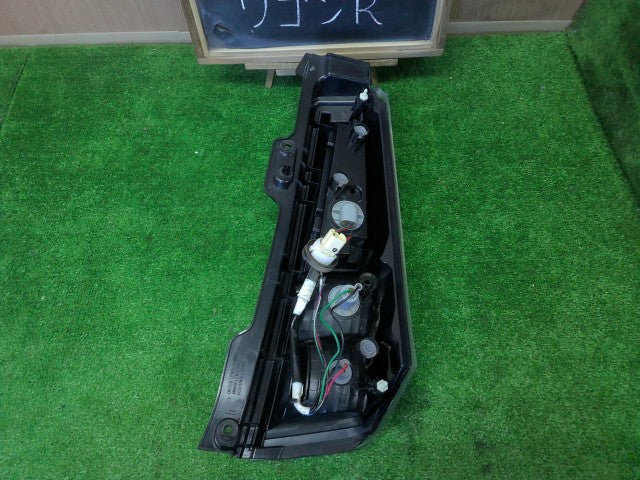 【中古】ワゴンＲ DBA-MH34S 左 テールランプ