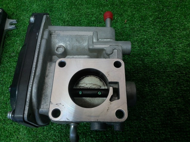 【中古】ワゴンＲ DBA-MH34S スロットルボディ スロボ