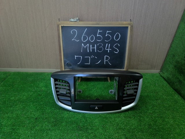【中古】ワゴンＲ DBA-MH34S オーディオパネル ハザードスイッチ