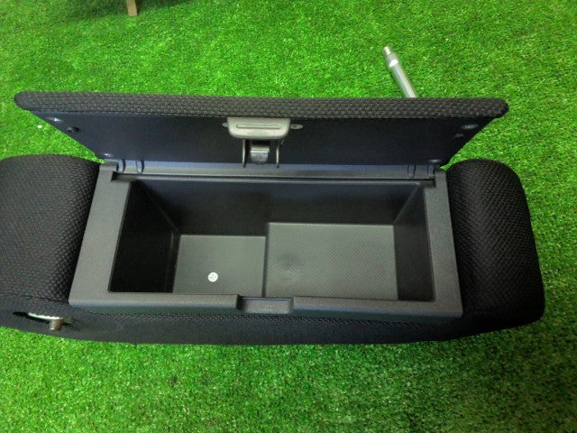 【中古】ワゴンＲ DBA-MH34S 運転席用 アームレスト