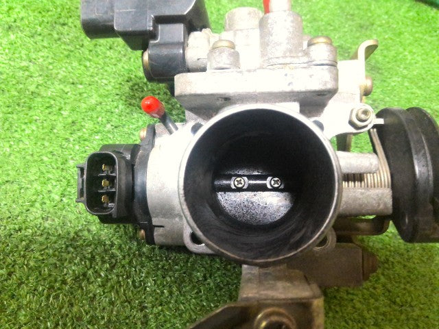 【中古】プレオ GF-RA2 スロットルボディ スロボ