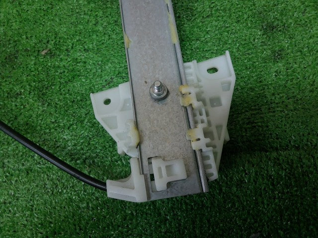【中古】プレマシー DBA-CWFFW 右 フロント