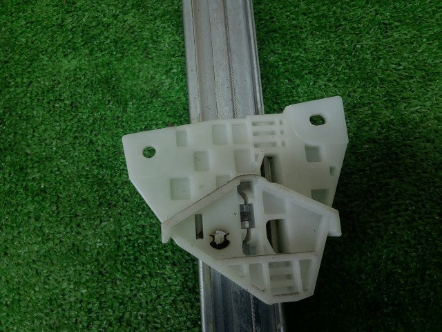 【中古】プレマシー DBA-CWFFW 左 フロント