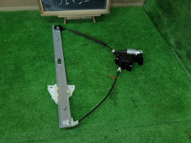 【中古】プレマシー DBA-CWFFW 左 フロント