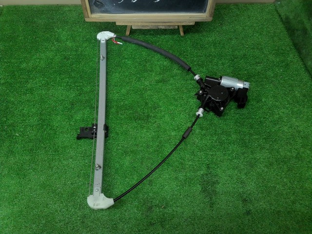 【中古】プレマシー DBA-CWFFW 左 リア