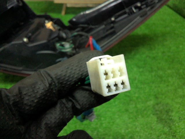 プレマシー 左テールランプ DBA-CWFFW C513-51-160E