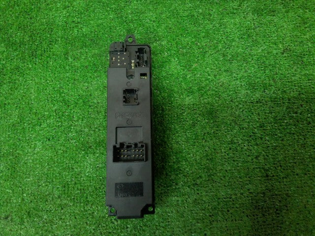 【中古】プレマシー DBA-CWFFW パワーウインドウスイッチ PWスイッチ