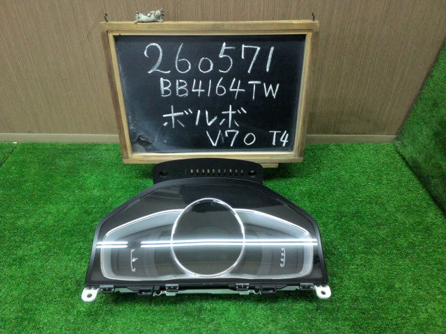 【中古】ボルボ 70シリーズ DBA-BB4164TW スピードメーター