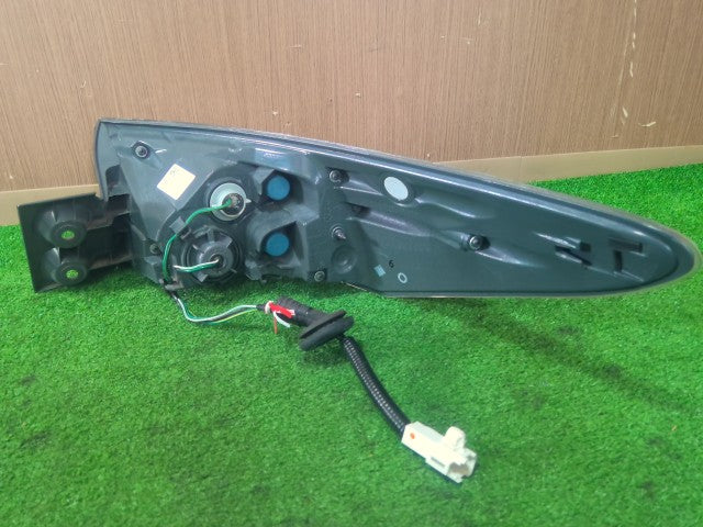 【中古】ハリアー DAA-AVU65W 左 テールランプ