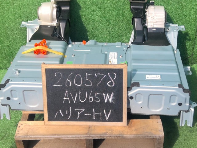 【中古】ハリアー DAA-AVU65W ＨＶ ハイブリッド