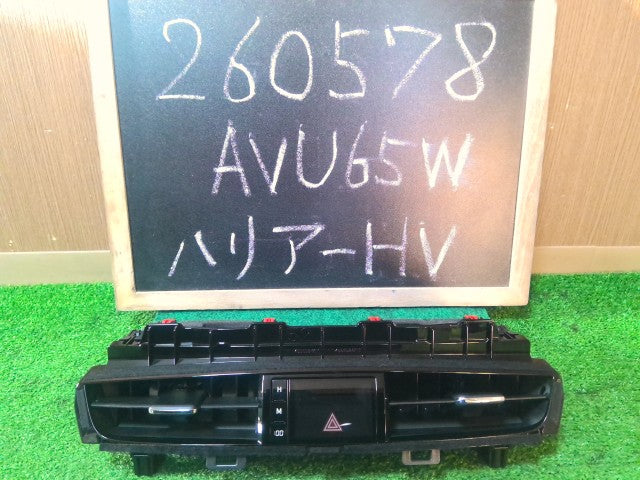 【中古】ハリアー DAA-AVU65W センター エアコン吹き出し口