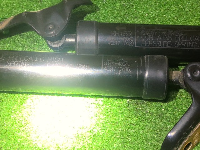 【中古】ハリアー DAA-AVU65W バックドアダンパー ゲートショック