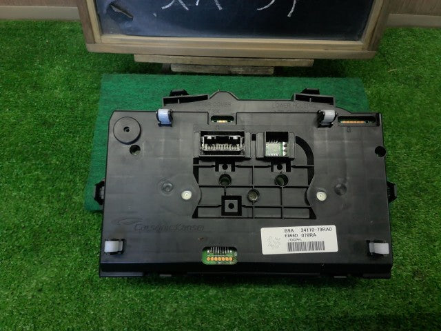 【中古】スペーシア DAA-MK53S スピードメーター 34101-79R60