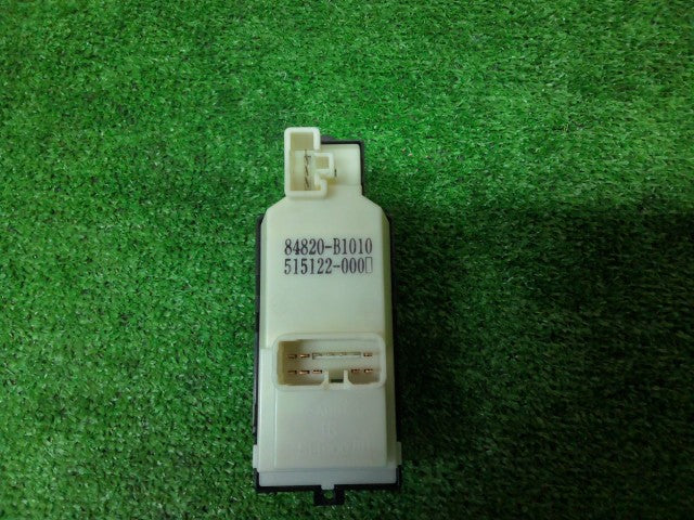 【中古】パッソ DBA-KGC10 パワーウインドウスイッチ PWｽｲｯﾁ