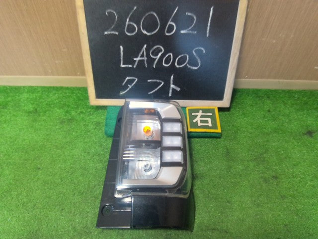 【中古】タフト 6BA-LA900S 右 テールランプ