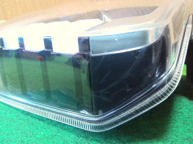 【中古】タフト 6BA-LA900S 右 テールランプ
