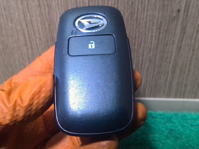 【中古】タフト 6BA-LA900S キーレスリモコン スマートキー