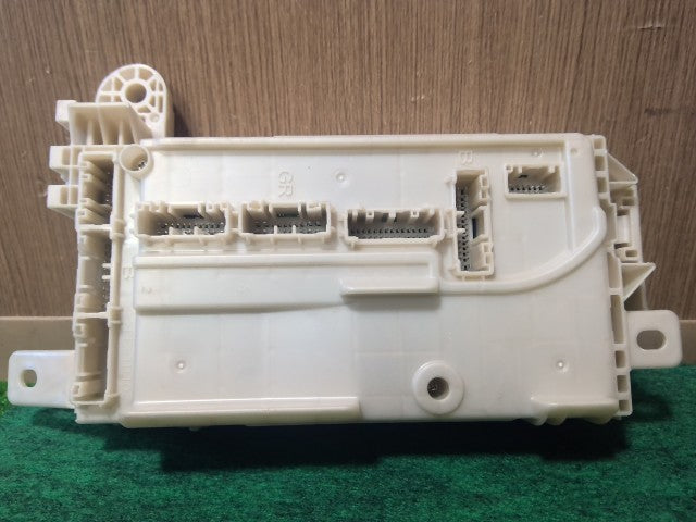 【中古】タフト 6BA-LA900S ヒューズボックス ジャンクションブロック