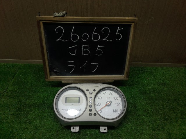 【中古】ライフ DBA-JB5 スピードメーター 78100-SFA-903ZB